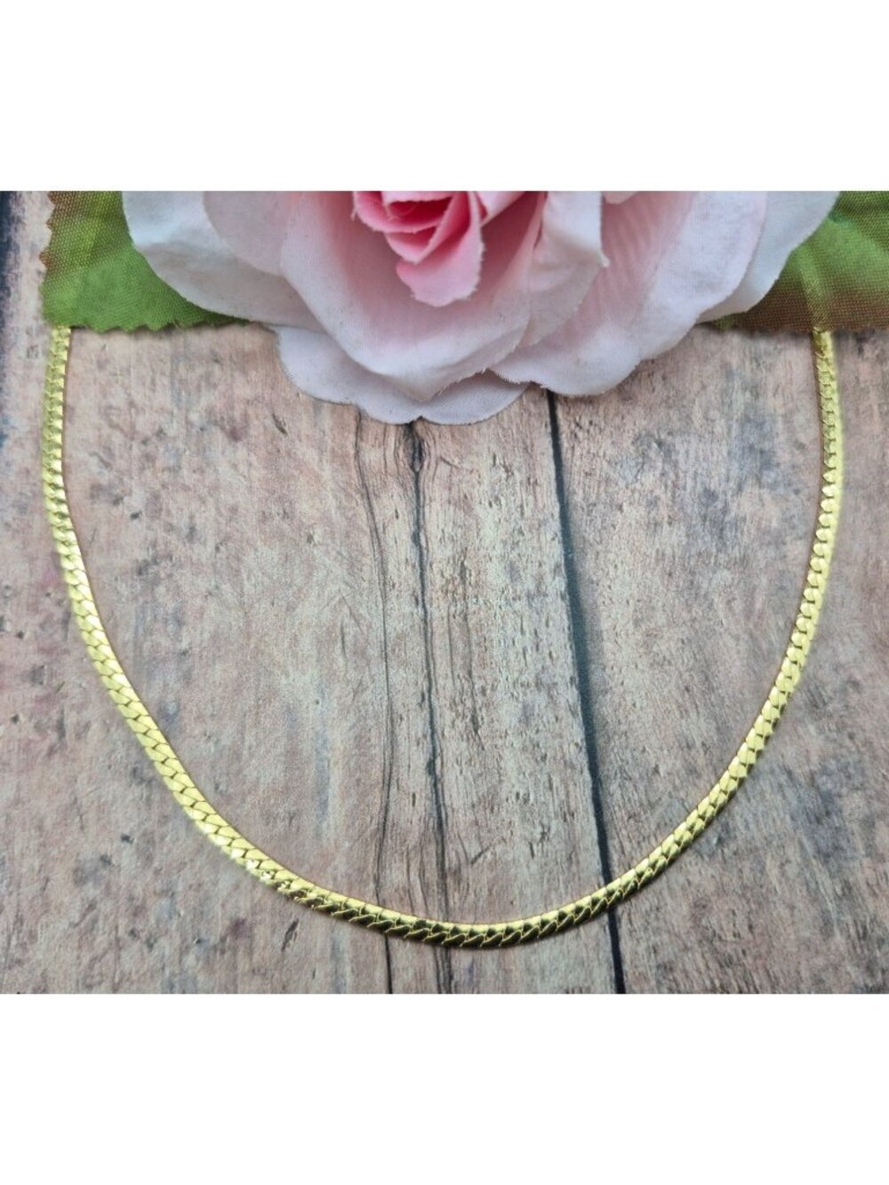NWOT VTG Avon Herringbone Link Lay Flat Chain Necklace Gold Tone 24 Inches